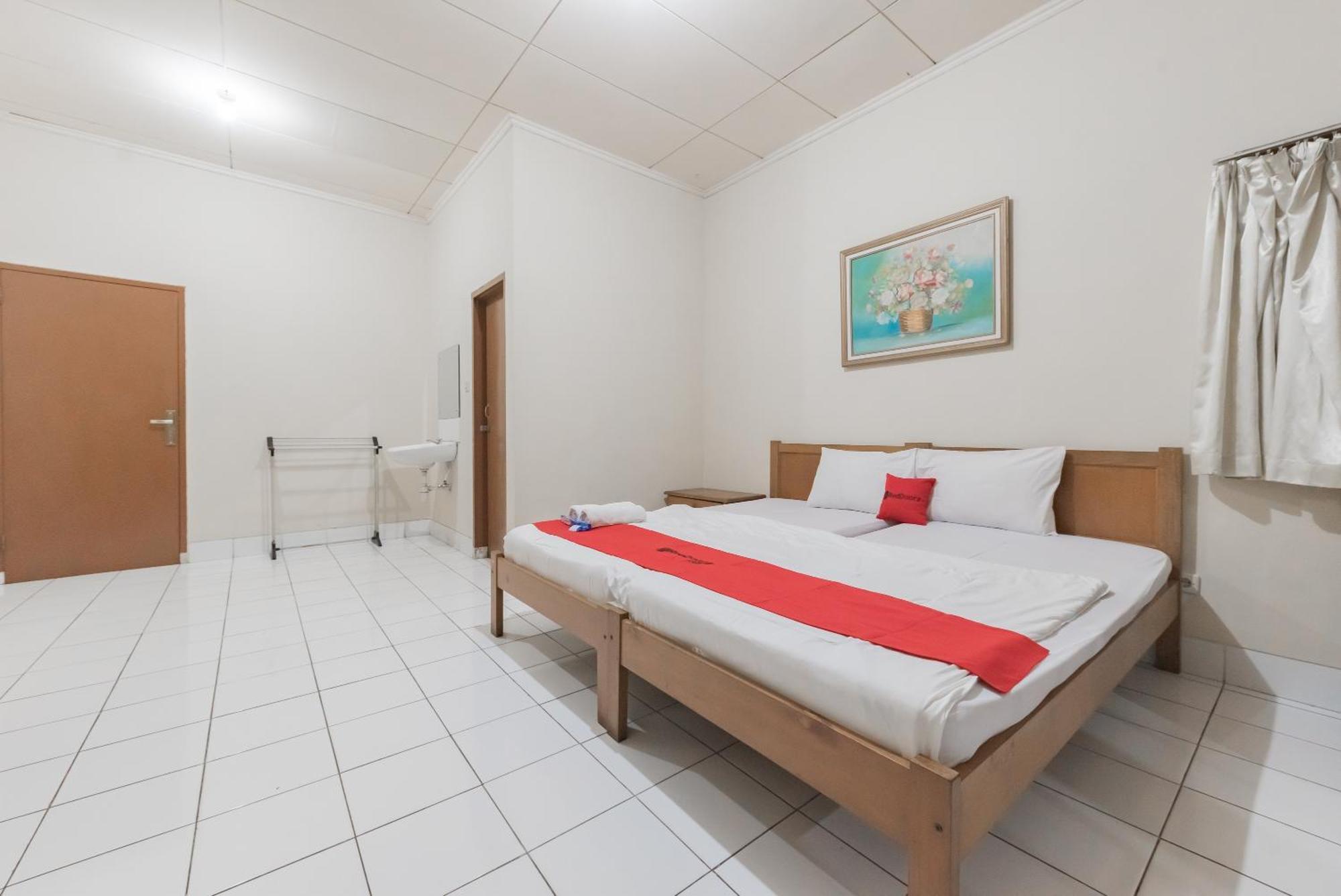 Reddoorz Plus At Hotel Griya Astoeti Bogor Eksteriør billede