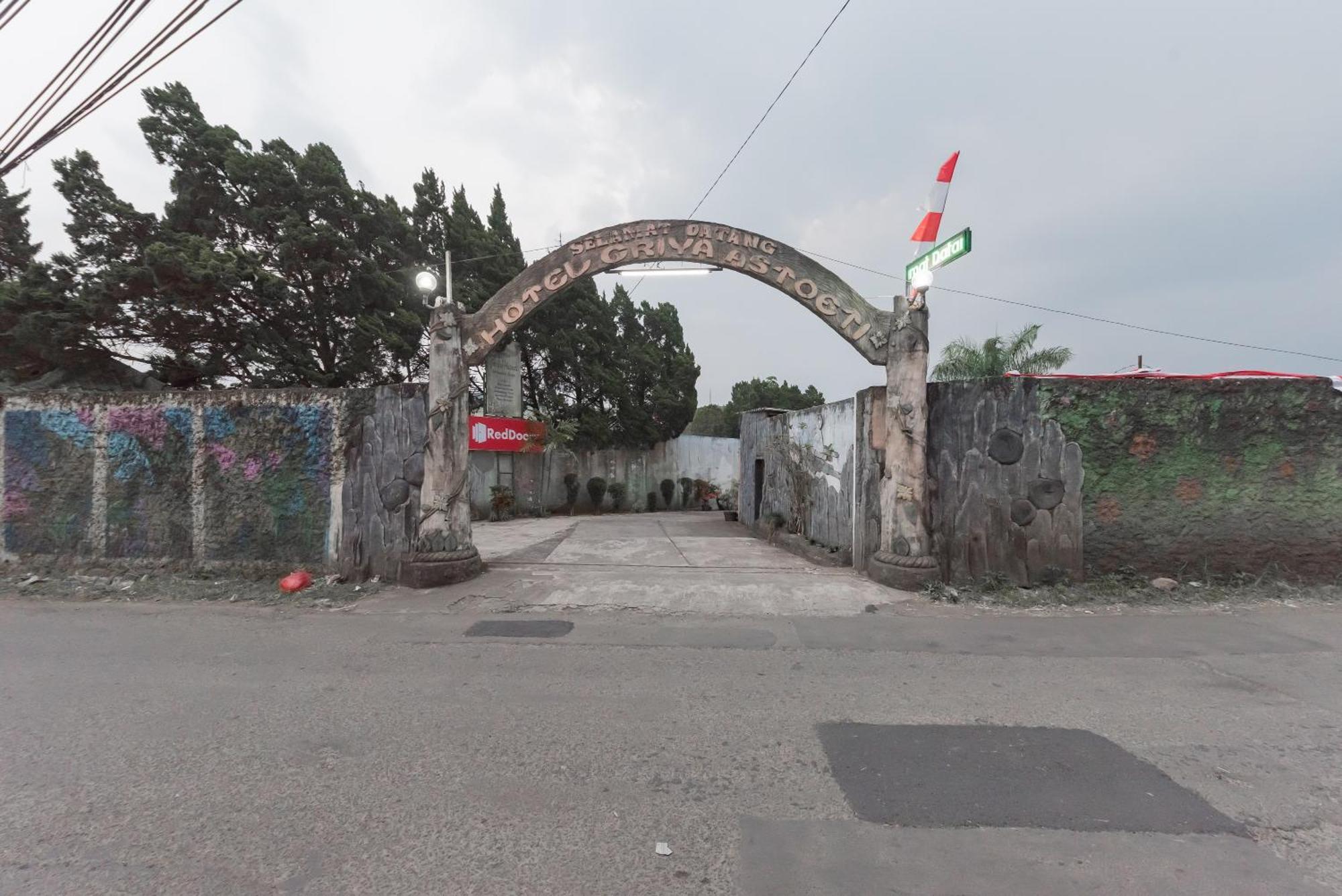 Reddoorz Plus At Hotel Griya Astoeti Bogor Eksteriør billede