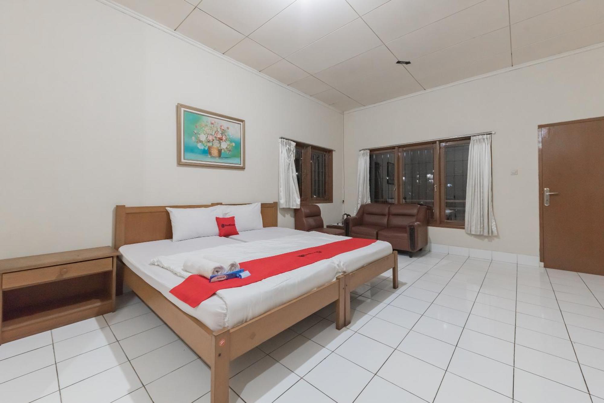Reddoorz Plus At Hotel Griya Astoeti Bogor Eksteriør billede