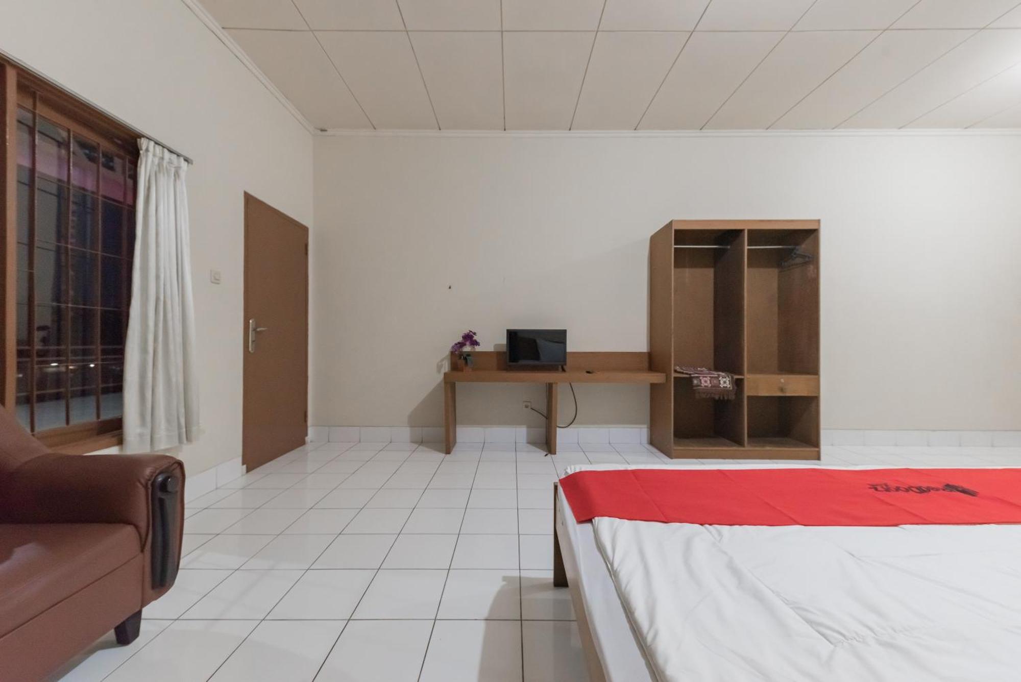 Reddoorz Plus At Hotel Griya Astoeti Bogor Eksteriør billede