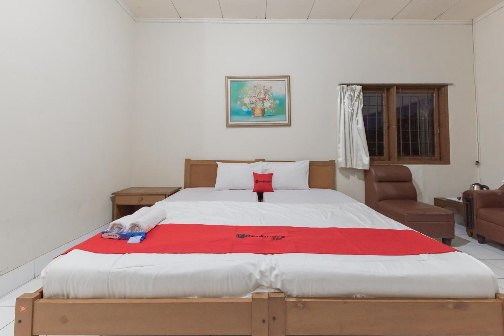 Reddoorz Plus At Hotel Griya Astoeti Bogor Eksteriør billede