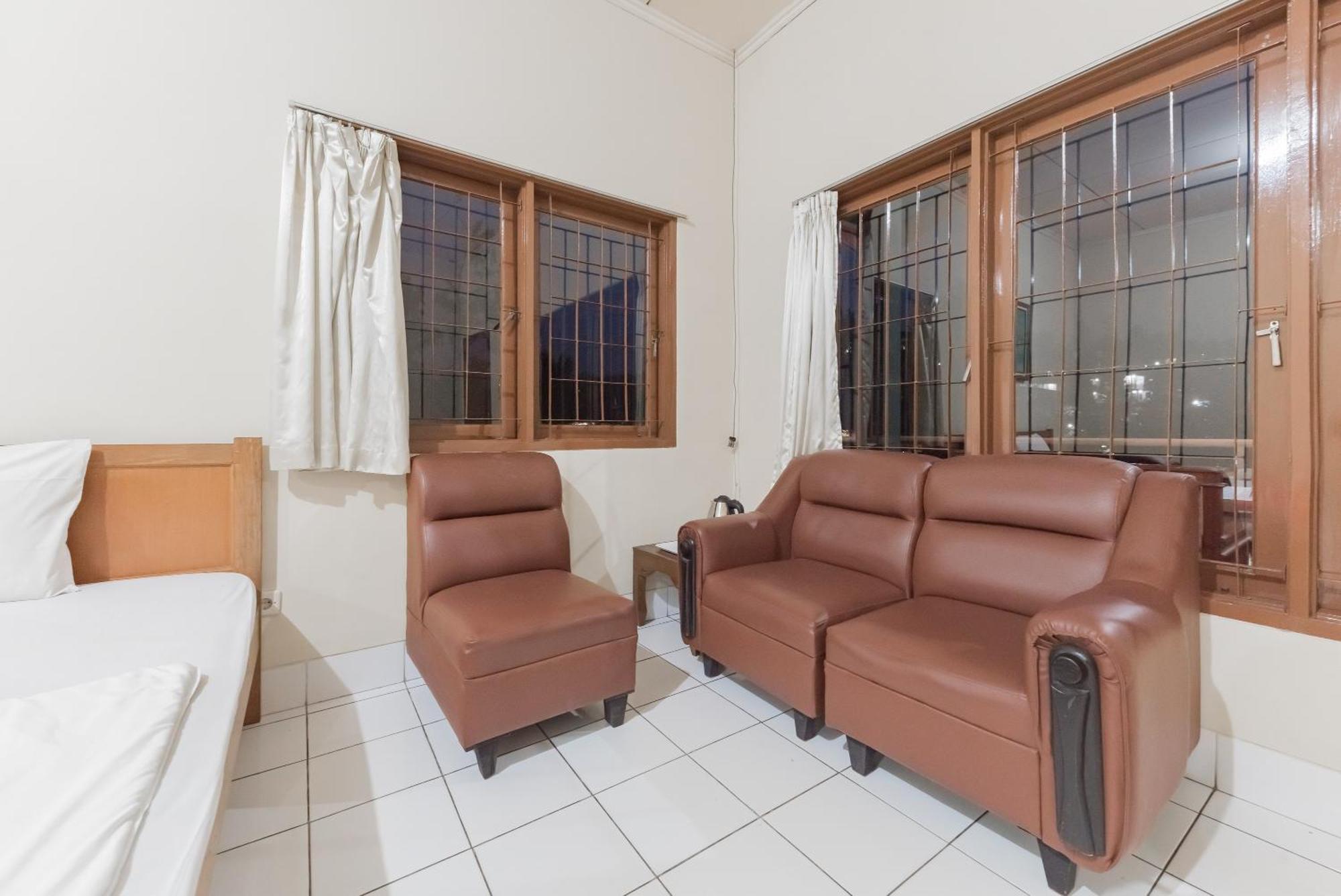 Reddoorz Plus At Hotel Griya Astoeti Bogor Eksteriør billede