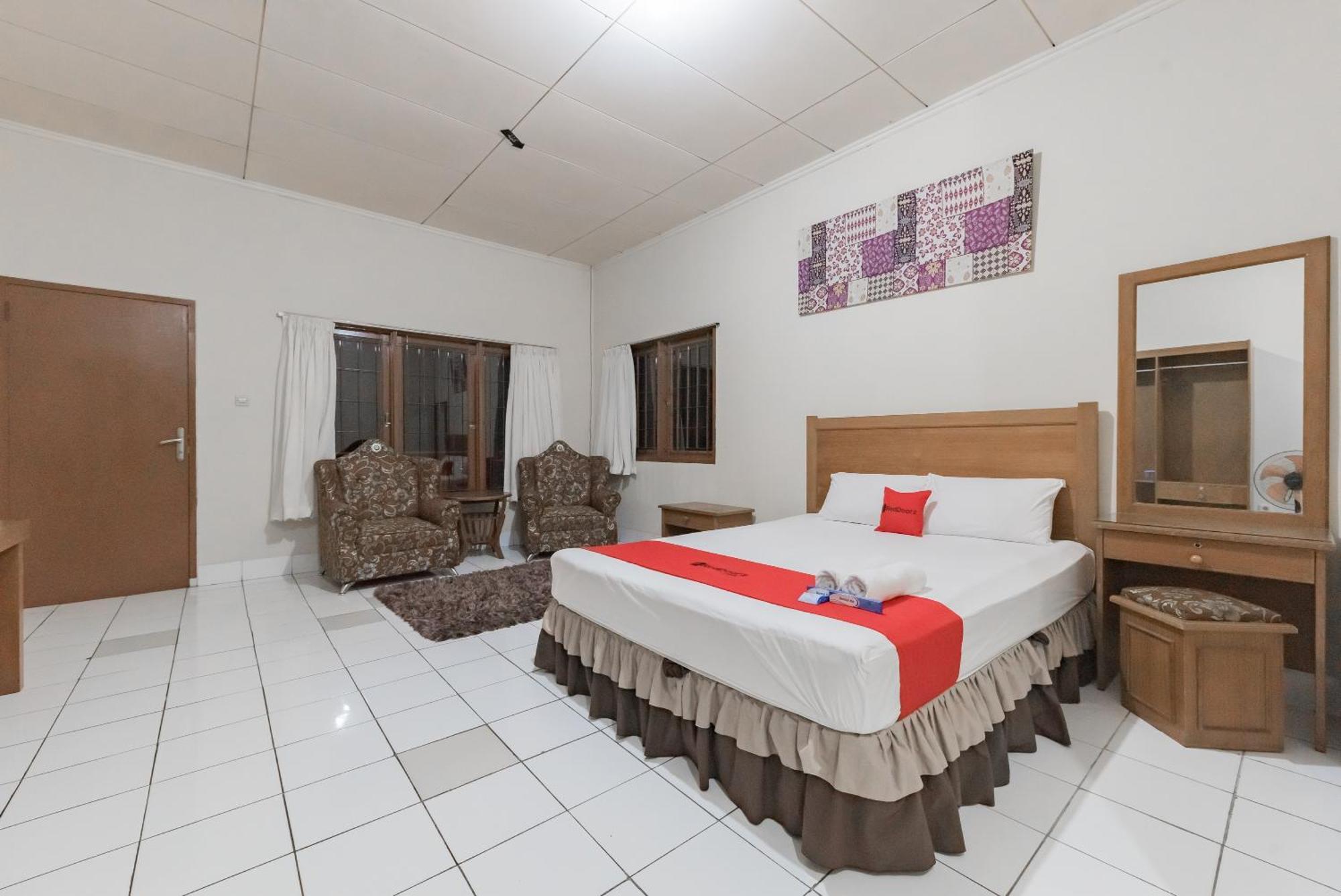 Reddoorz Plus At Hotel Griya Astoeti Bogor Eksteriør billede
