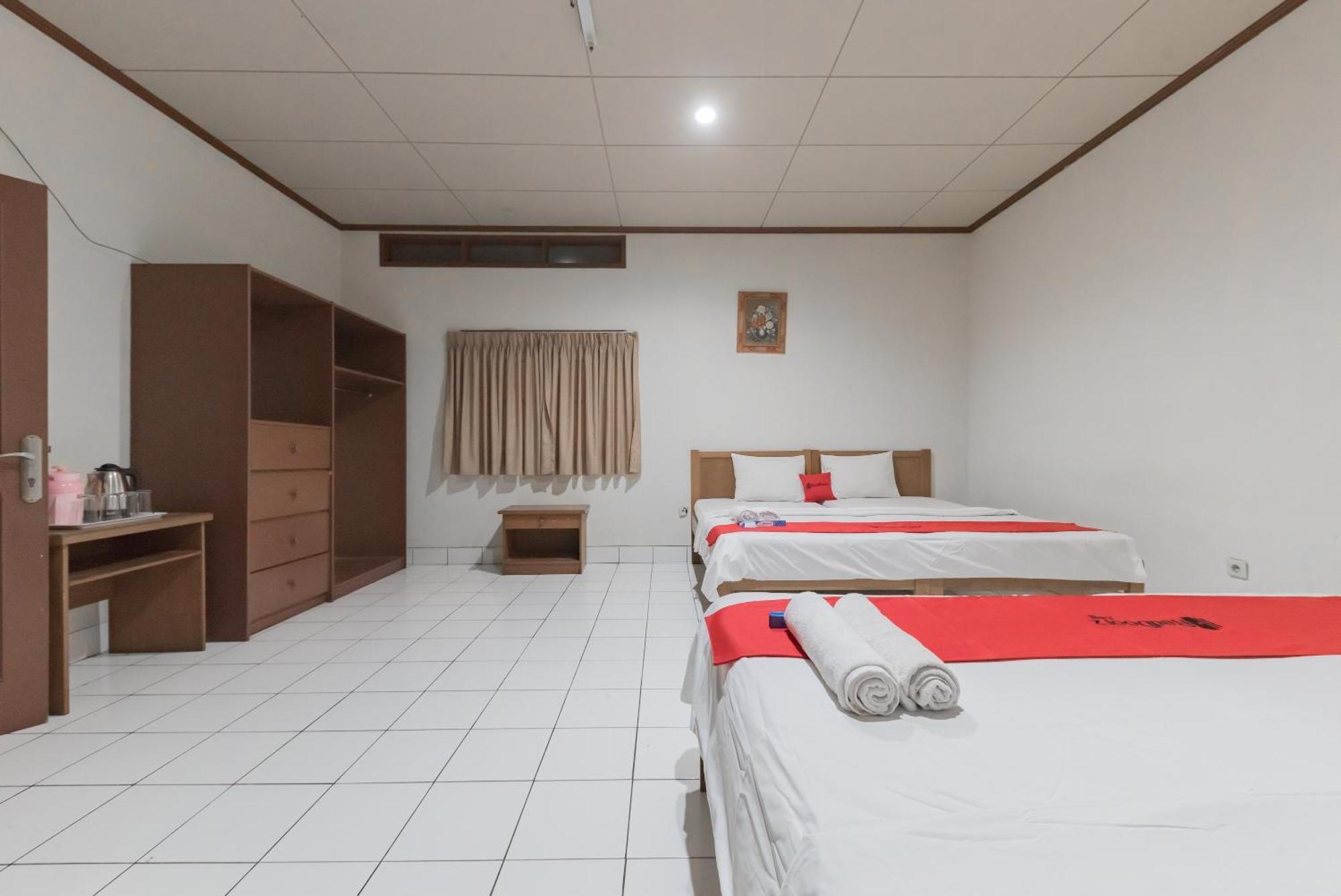 Reddoorz Plus At Hotel Griya Astoeti Bogor Eksteriør billede