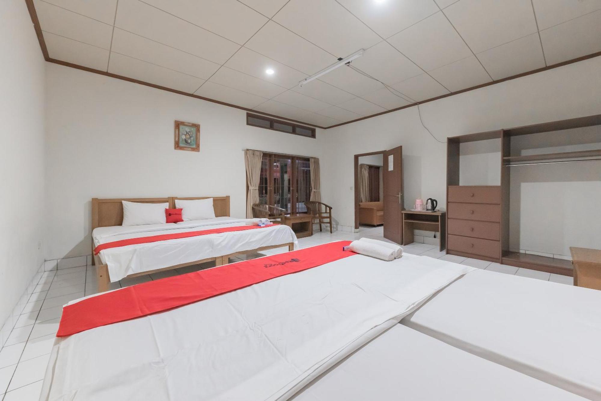 Reddoorz Plus At Hotel Griya Astoeti Bogor Eksteriør billede