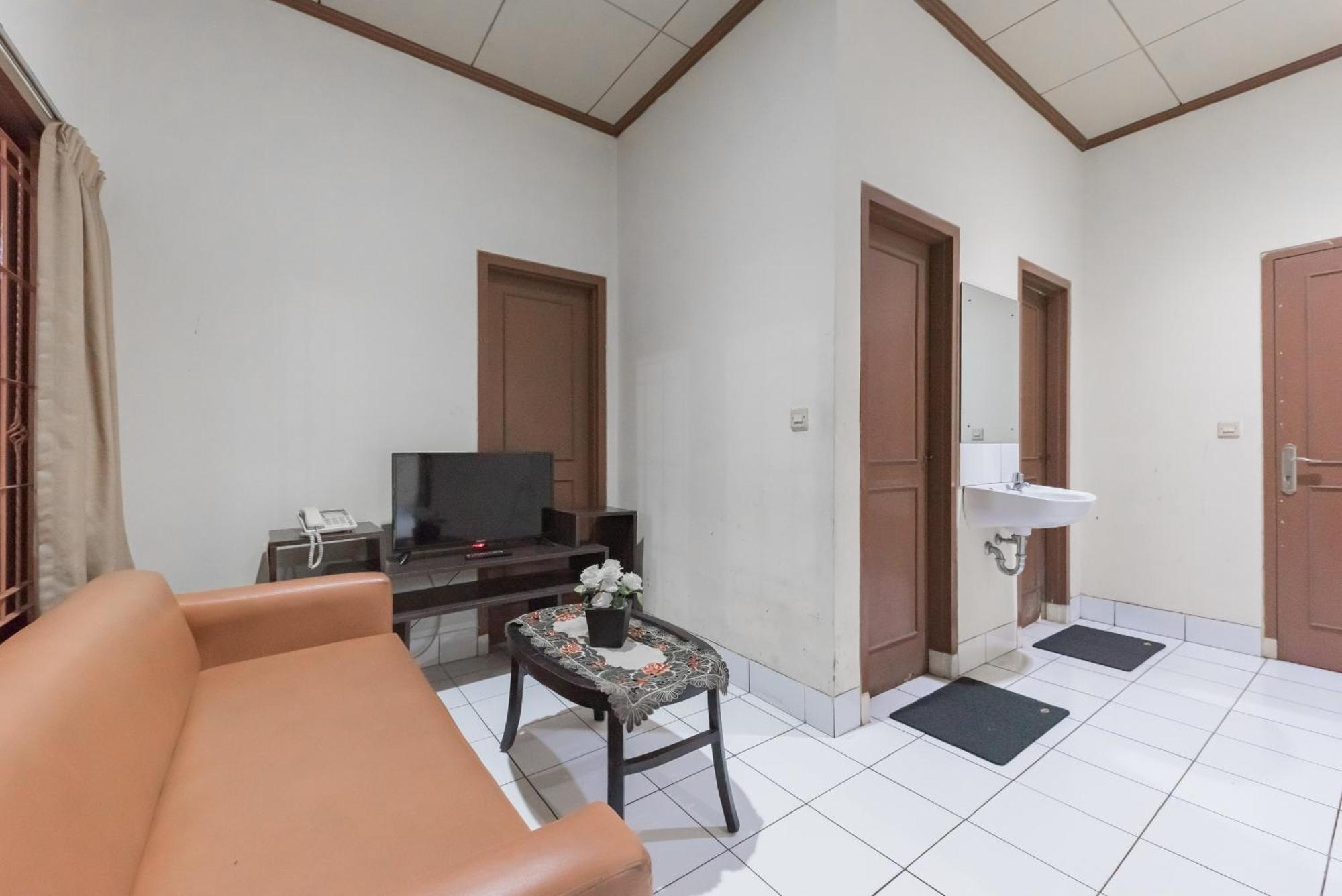 Reddoorz Plus At Hotel Griya Astoeti Bogor Eksteriør billede