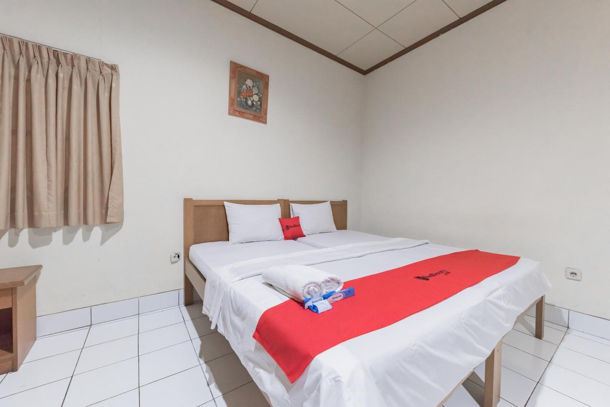 Reddoorz Plus At Hotel Griya Astoeti Bogor Eksteriør billede