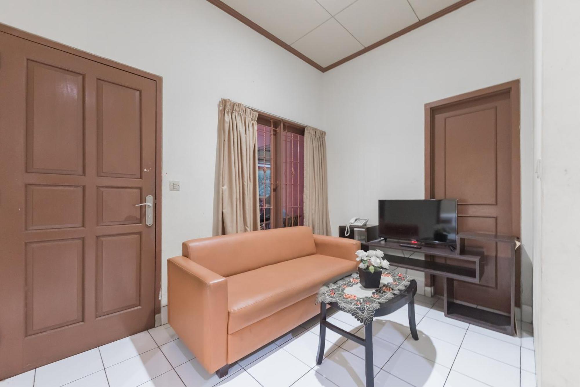 Reddoorz Plus At Hotel Griya Astoeti Bogor Eksteriør billede